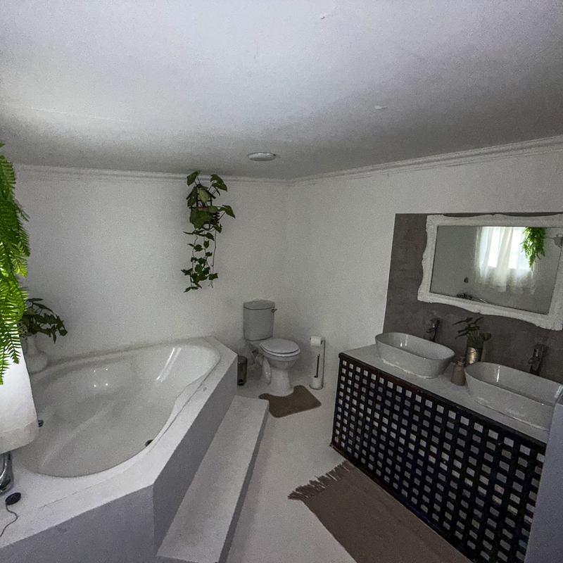 Second Bedroom En-suite