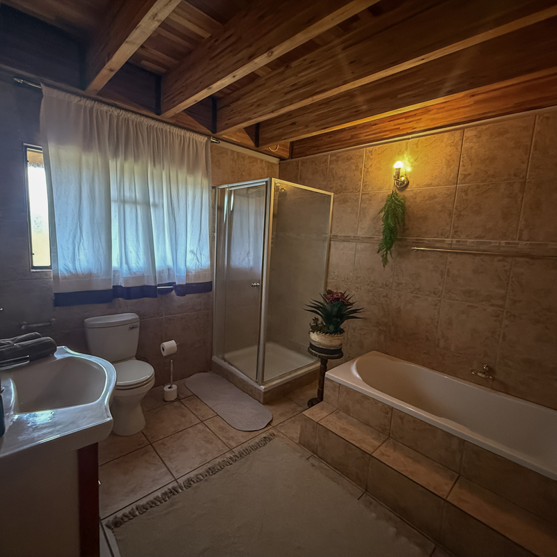 Second Bedroom En-Suite